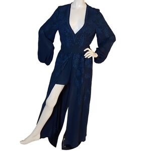 HONEY PUNCH EMBROIDERED MAXI NAVY SLIT FRONT KEY HOLE BACK DRESS WITH SHORT